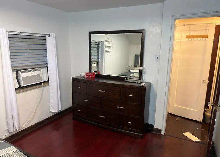 Holiday home Cozy 3br House With Garage